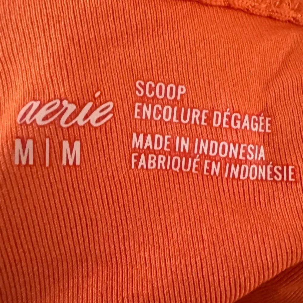 New Aerie Women’s Swimsuit Top Ribbed Lettuce Hem Size M Longline Bikini Orange